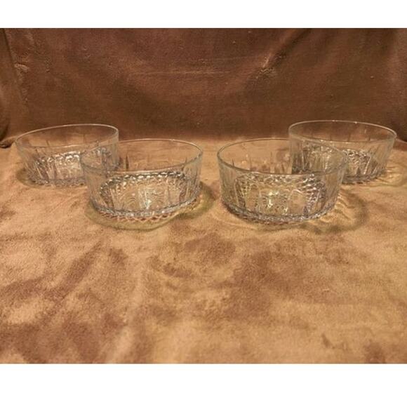 Vintage Set of (4) French Arcoroc 5" Dessert Bowls-Glass Starburst Design - Picture 4 of 6